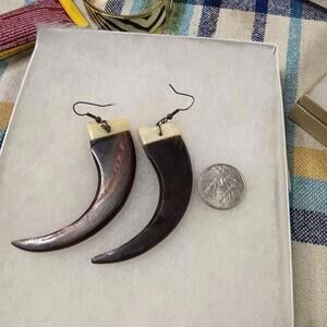 Vintage Bakelite claw earrings